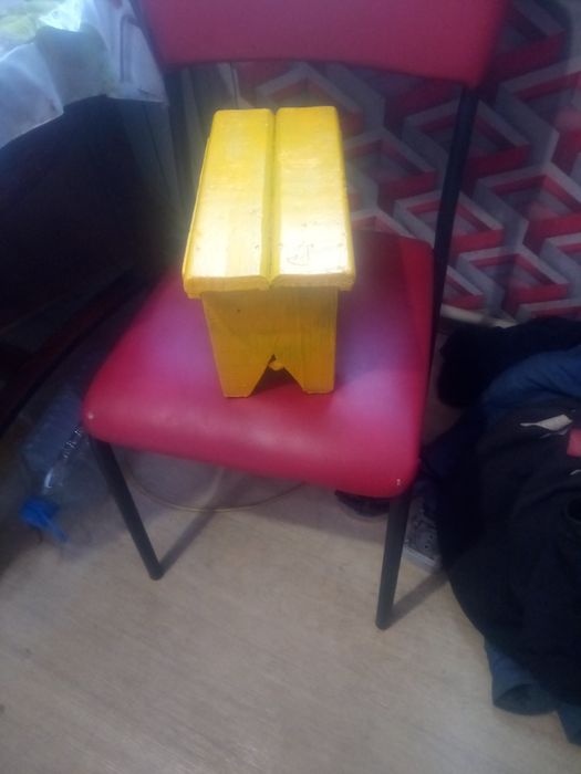 Деревянный стульчик