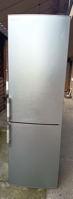 Продам холодильник з морозильною камерою в м.Хуст