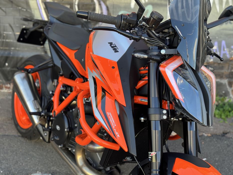 Мотоцикл KTM 1290 Super Duke R 2024 рік