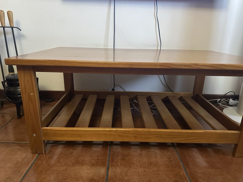 Mesa em madeira de Cerejeira