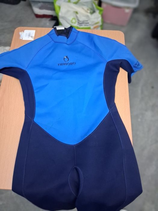 Fato de metgulho para surf atividades em agua fria