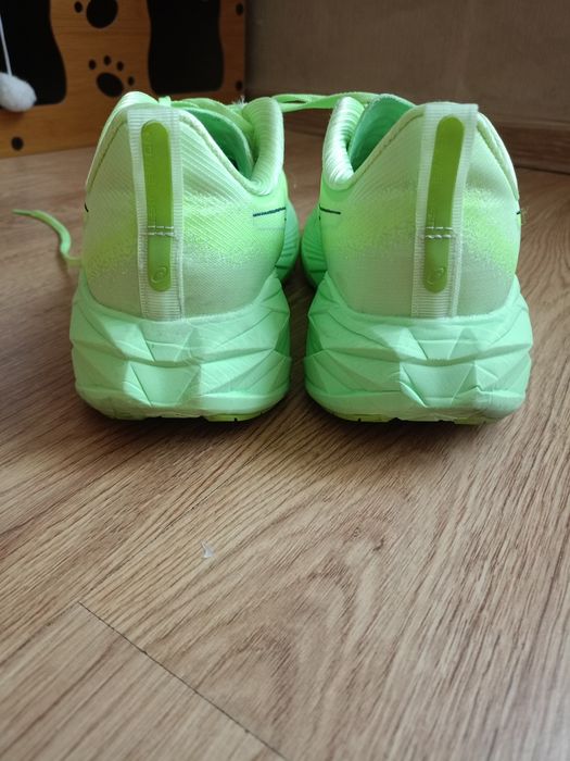 Asics Novablast 39