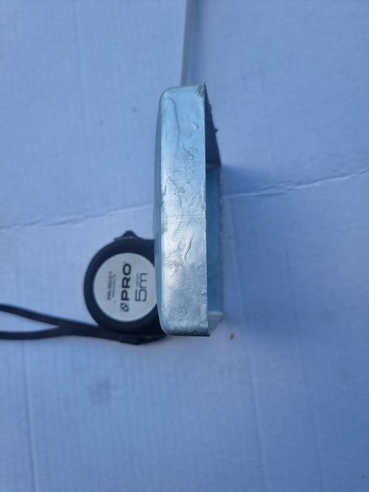 Daszek kapturek na słupek