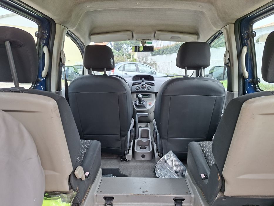 Carrinha Renault Kangoo mobilidade reduzida cadeira rodas