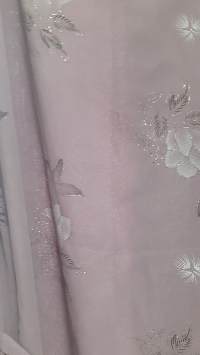 Vestido comprido  lilas com flores  prateadas