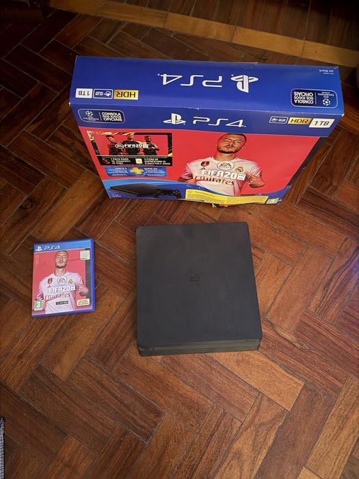 PlayStation 4 slim