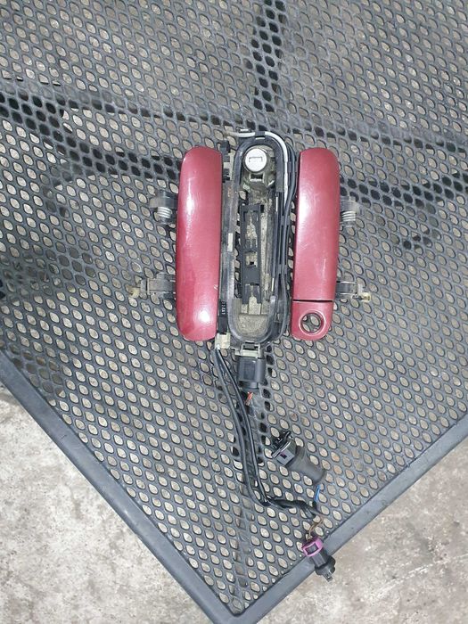 Klamka zewnetrzna prawa lewa Audi a3 8l  lift 3 drzwi LZ3L europa kpl