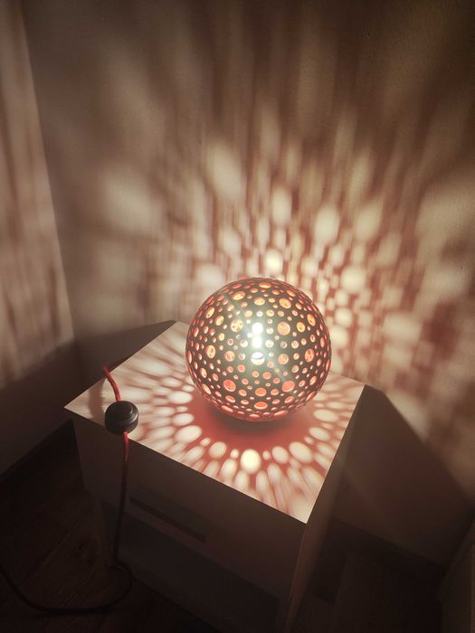 Designerska lampka nocna