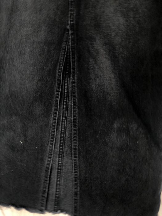 чорна джинсова спідниця