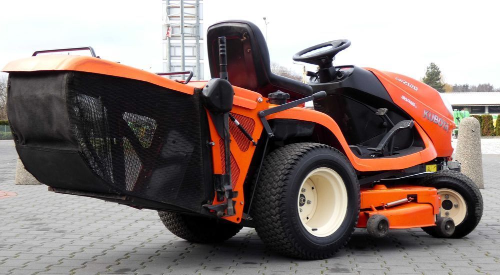 Traktorek kosiarka KUBOTA GR2120 4x4 Wspomaganie (121201.5) - Baras