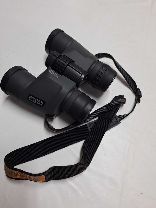 Binóculos Pentax, modelo 8x40,  campo de visão (8,3°), Japão