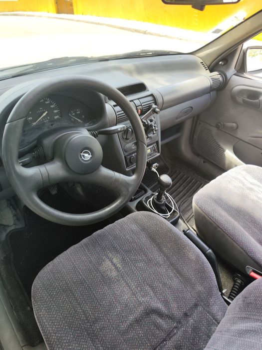 Opel corsa B comercial