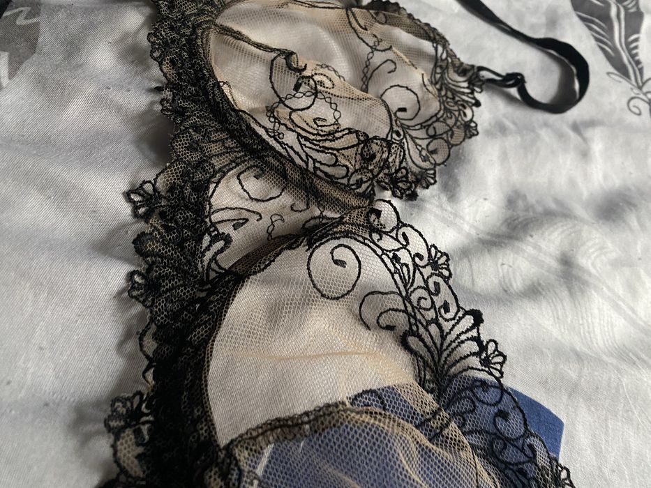 Білизна з мережева ручної роботи