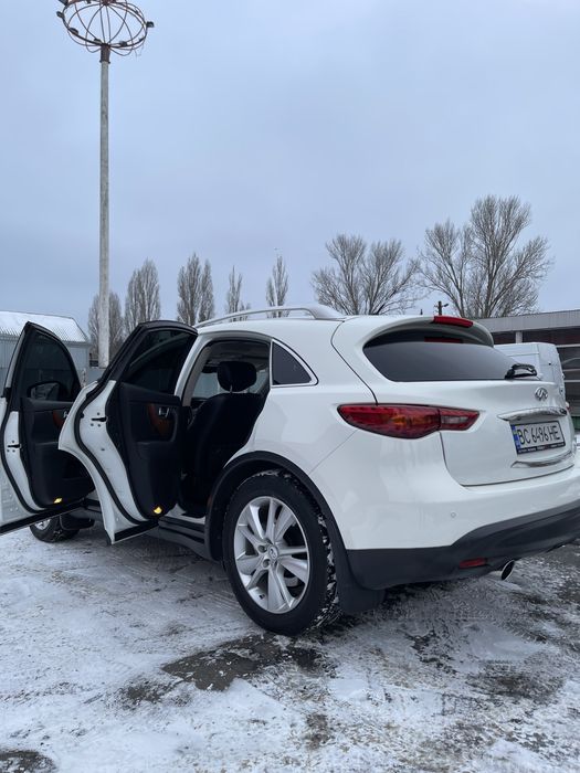 Инфинити QX-70 2015г 3.0 Дизель