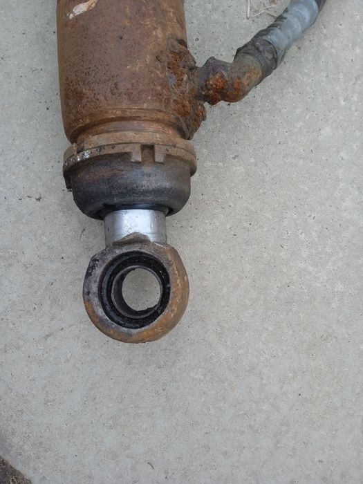 Гідроциліндр відвалу. МТЗ, ЮМЗ.