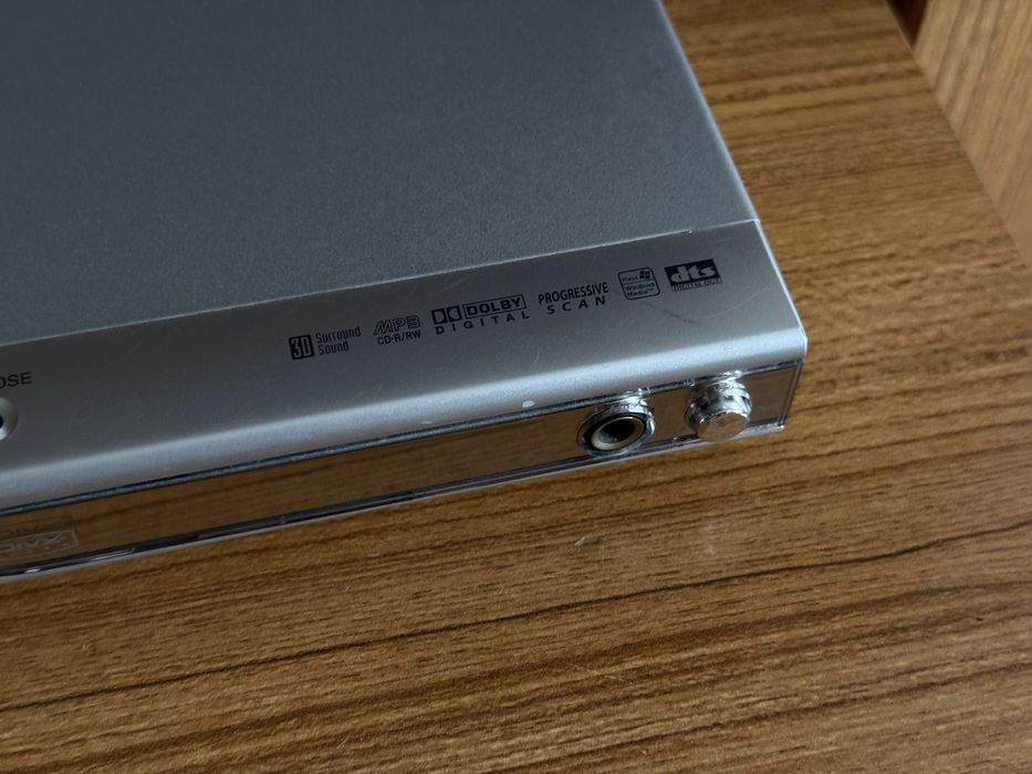 Продам DVD-програвач LG DKE574XB