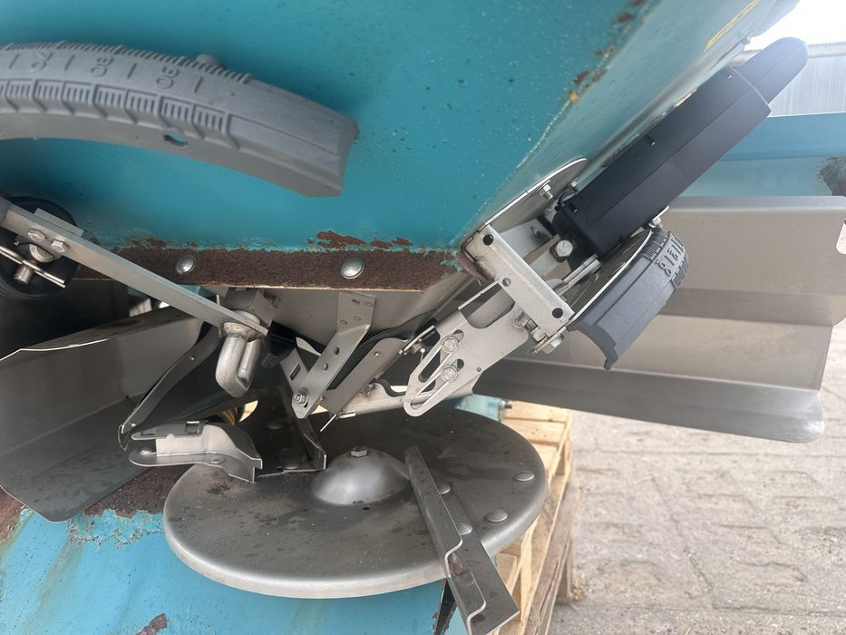 Rozsiewacz do nawozu sulky dx30 waga