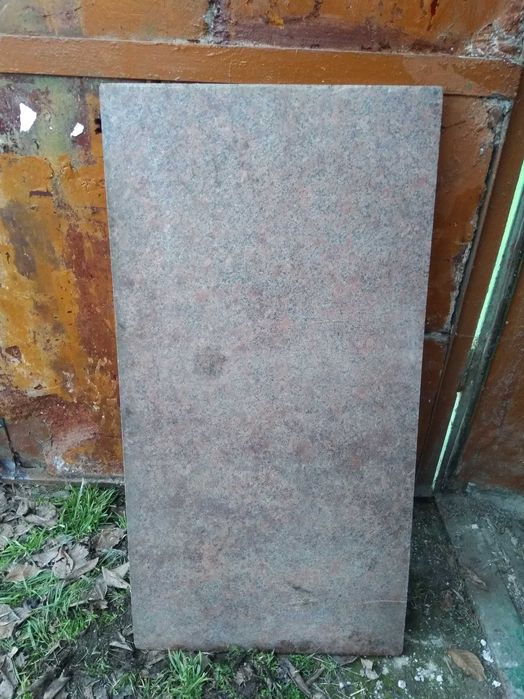 Мраморная плита 110 см х 58,5 см. Толщина 4 см.