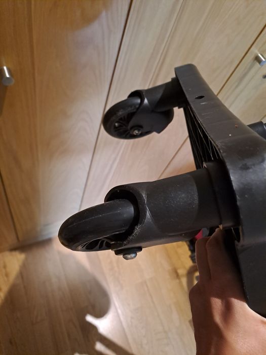 Adaptador Universal Com Roda E Assento Para Carrinho De Bebé Preto