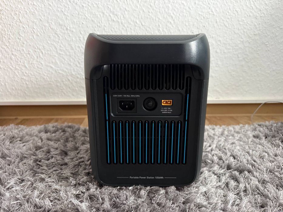 В НАЯВНОСТІ Зарядна станція Anker SOLIX C1000X