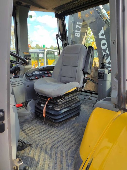 Koparko ładowarka Volvo BL71 Joystick widły 3 łyżki