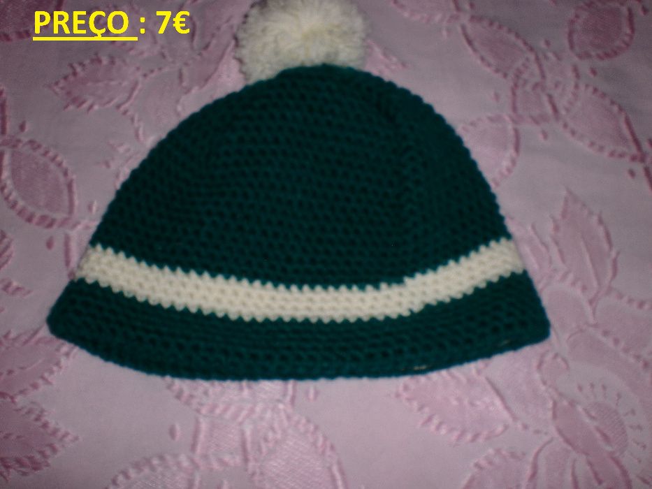 Cachecol cor de rosa / Gola amarela / Gorro verde – novos