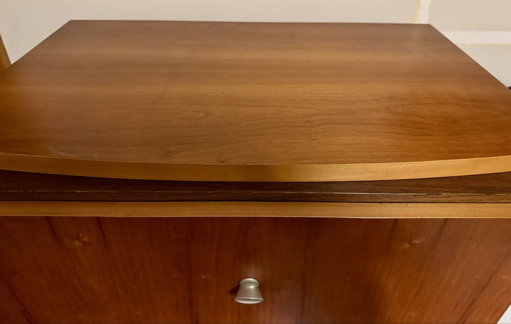 Camiseiro de madeira