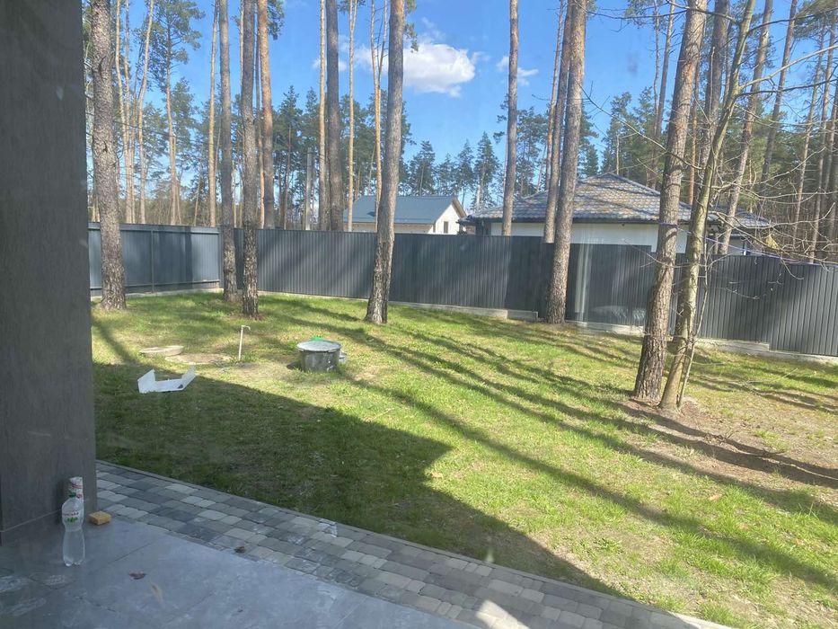 Продаж будинку в лісі, Путрівка Власник