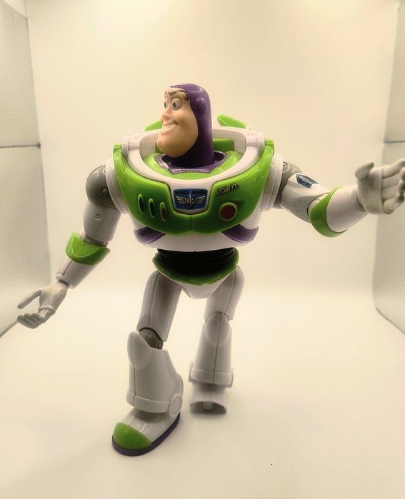 Игровая фигурка Базз Лайтер Mattel Toy Story Disney and Pixar Buzz Lightyear История игрушек 4, 17 см (GGX33)