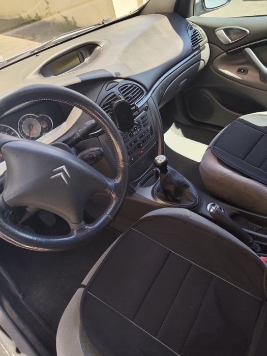 Citroen C5 sedan muito estimado