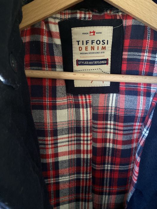 Sobretudo rapaz 13-14 anos Tiffosi