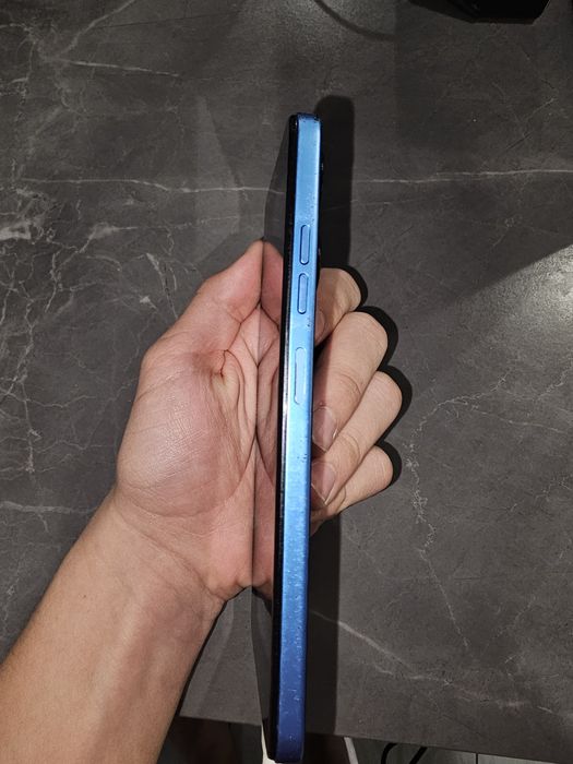 Продам телефон Tecno spark 10