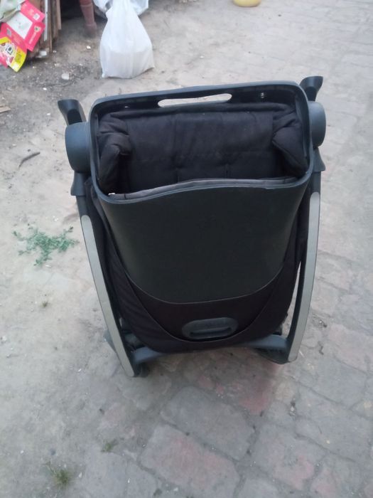 Коляска прогулочная