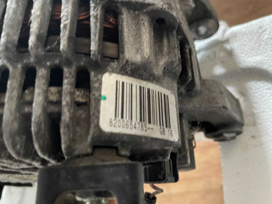 Renault Laguna 3 .2.0. dci .2009 Rok alternator