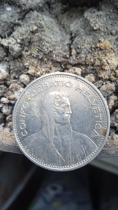 Монета 5 франків 1983 року