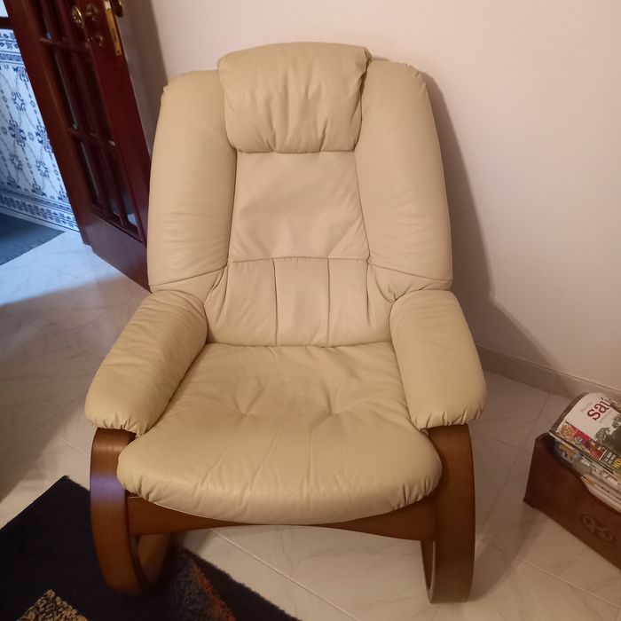 Vendo..Cadeirão de Encosto.