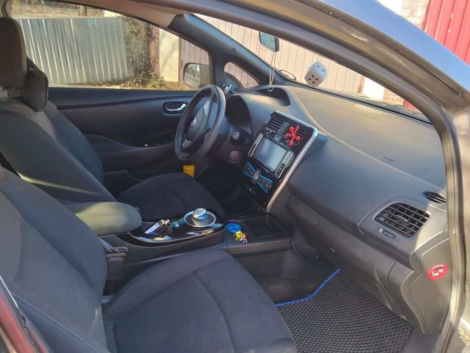 Ніссан ліф 2013 р