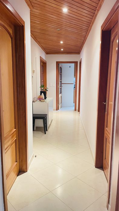 Quarto de Casal em Moradia