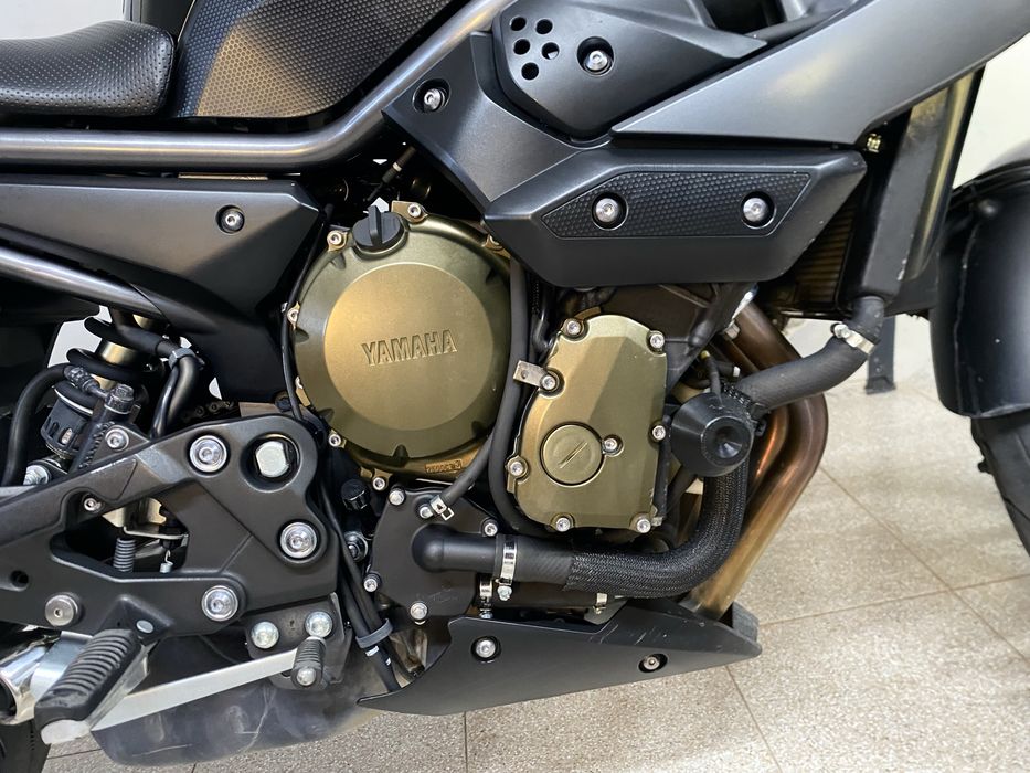 Yamaha XJ6 naked