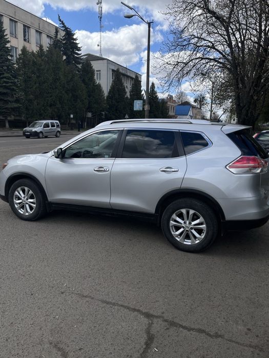 Nissan rogue sv awd