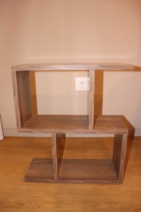 Móvel assimétrico decorativo - forma de S