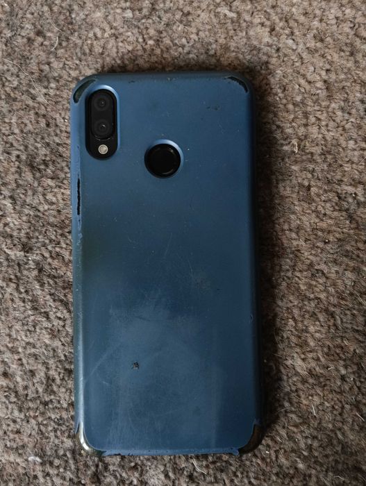 Продам робочий б\в смартфон Huawei 3500 грн