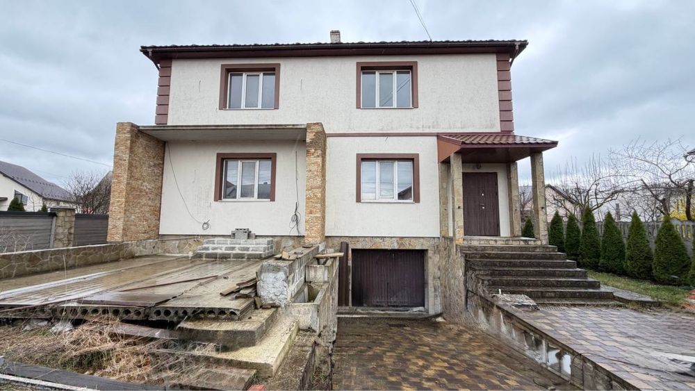 Продаж будинку Вовчинець біля Івано-Франківська | 260 м² | 3 поверхи | гараж
