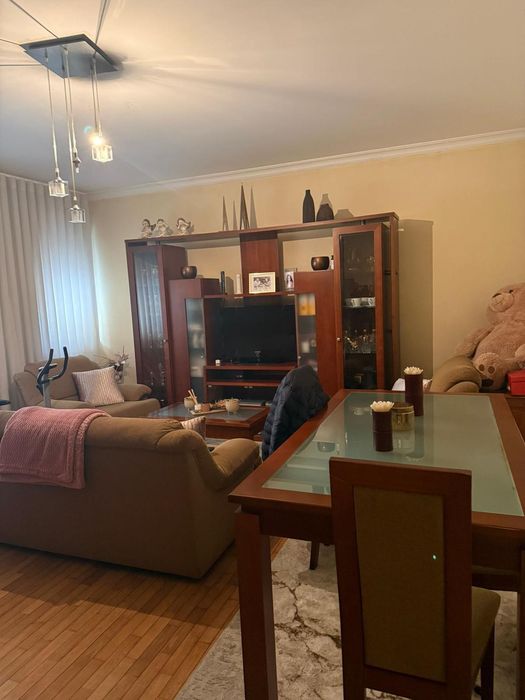 Mobília de cerejeira como novo