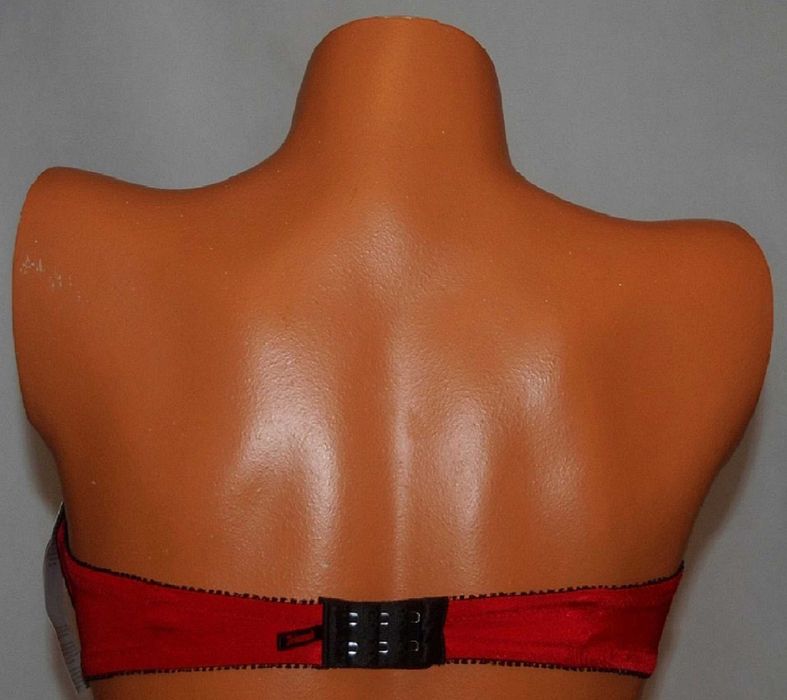 40% TANIEJ biustonosz marki Triumph model Hot Temptation rozmiar 70B