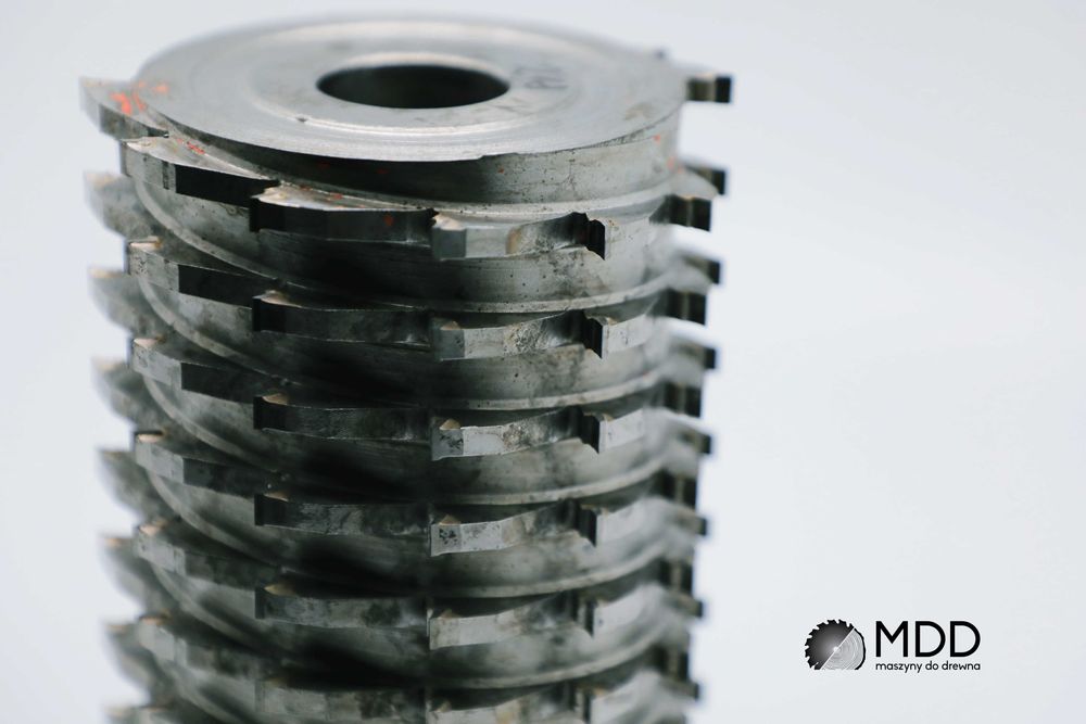 A218. Głowica stalowa 125x180x35 jeżowa