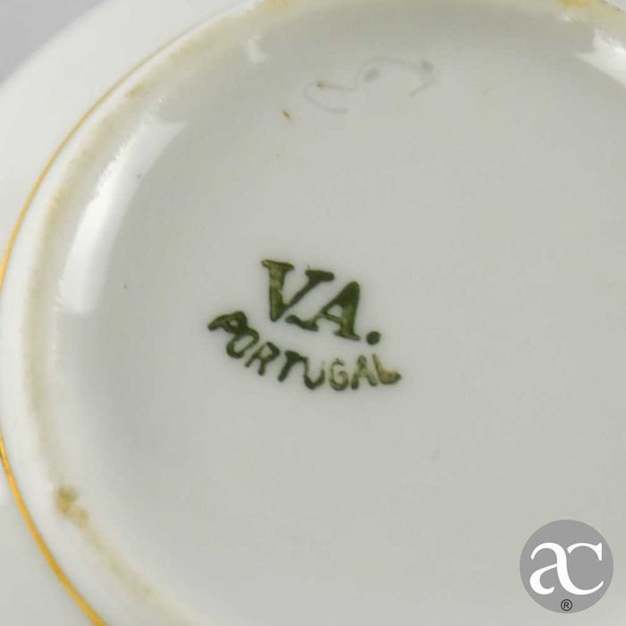 Par de chávenas de Chá porcelana Vista Alegre, início séc. XX