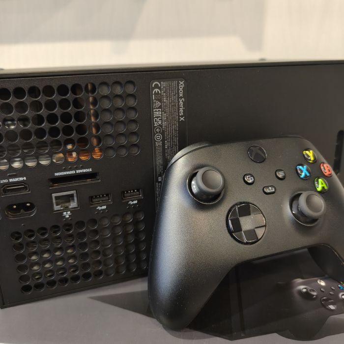 Xbox Series X 1TB + pad + kable + oryginalne pudełko | Stan bardzo dobry