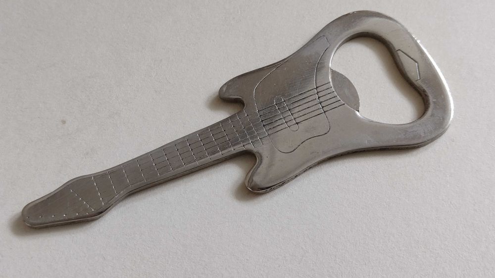 Otwieracz do butelek - gitara