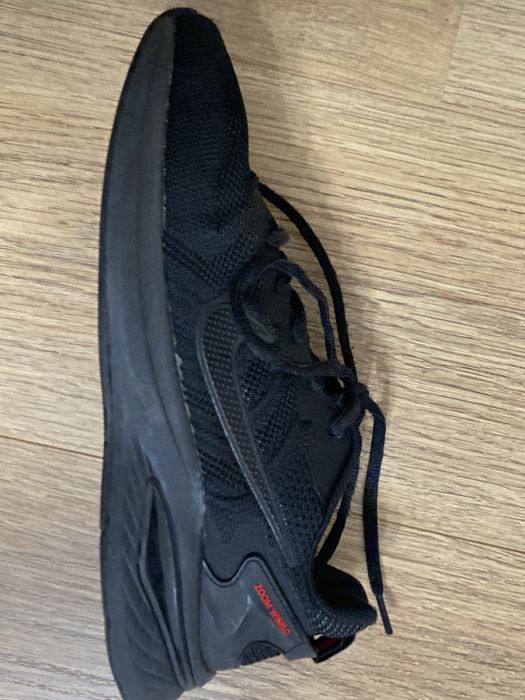 Чоловічі кросівки 41 розмір